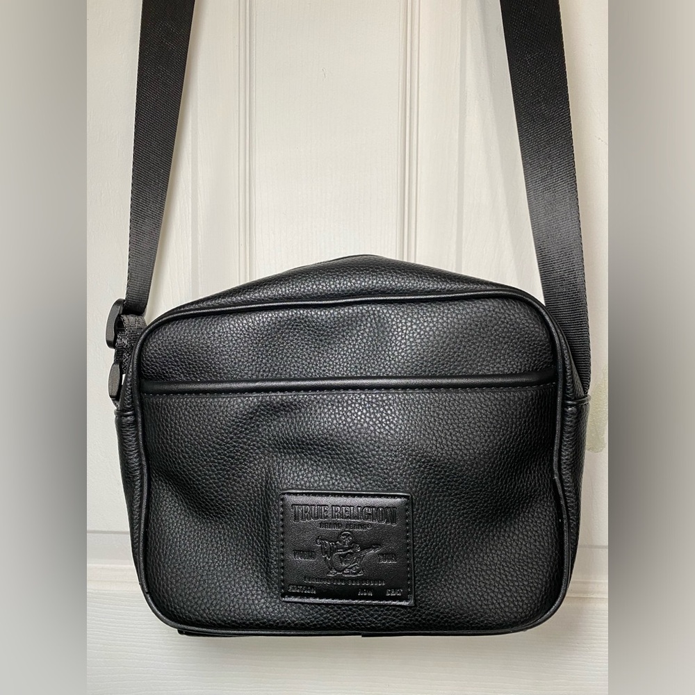 TRUE RELIGION CROSSBODY